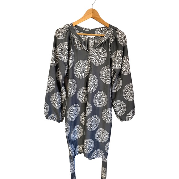 Evergreen B Boutique cute bold two tone medallion tie mini shirt dress. - Picture 3 of 4